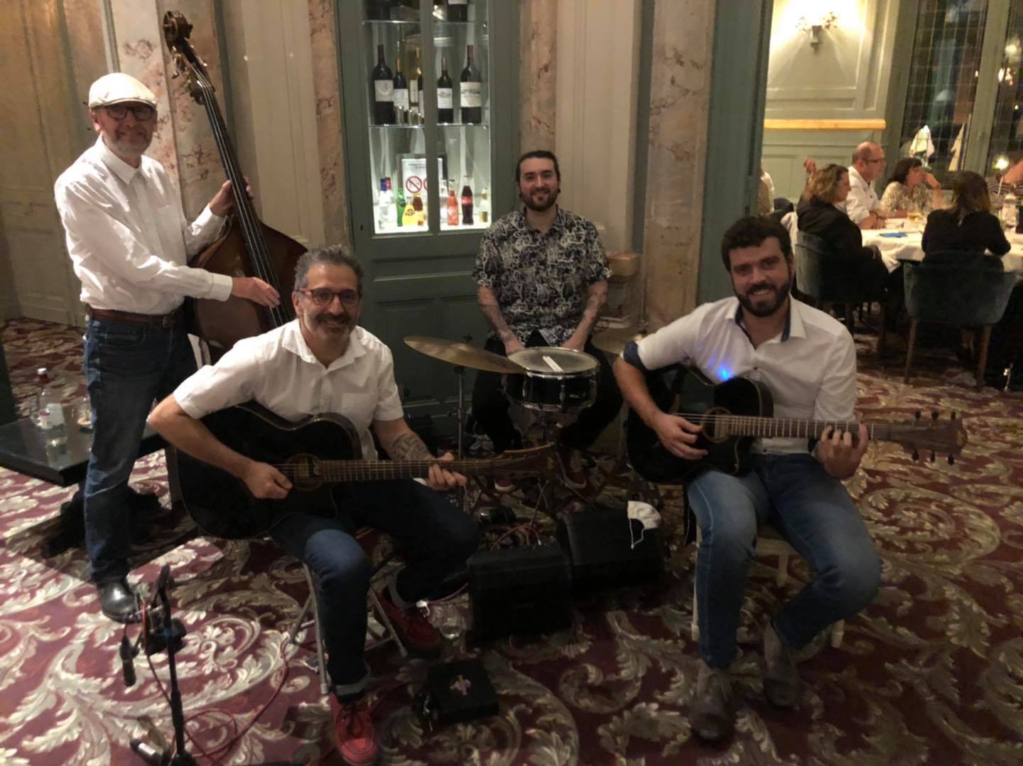Formule quatuor jazz manouche avec batterie